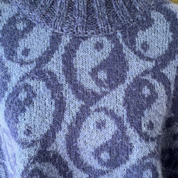 Free People OVERSIZED pullover Yin Yang sweater Large L OB1043828 - Picture 10 of 10